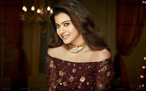 Enigmatic Kajol in off shoulder dress